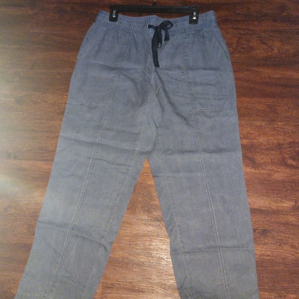 Jones New York pant in a size 8